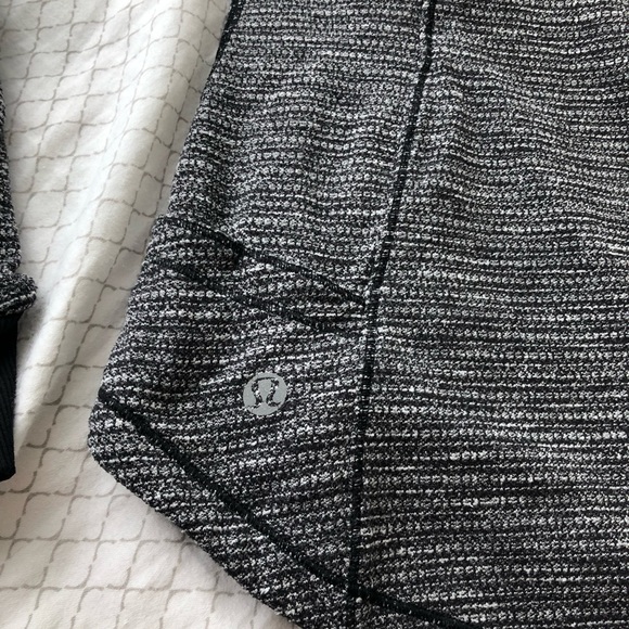 Lululemon longsleeve running shirt size 4 - Picture 3 of 4